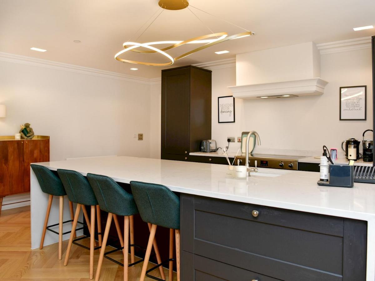 Pass The Keys Beautiful 2 Bed Apartment With Parking In The Bay Кардифф Экстерьер фото